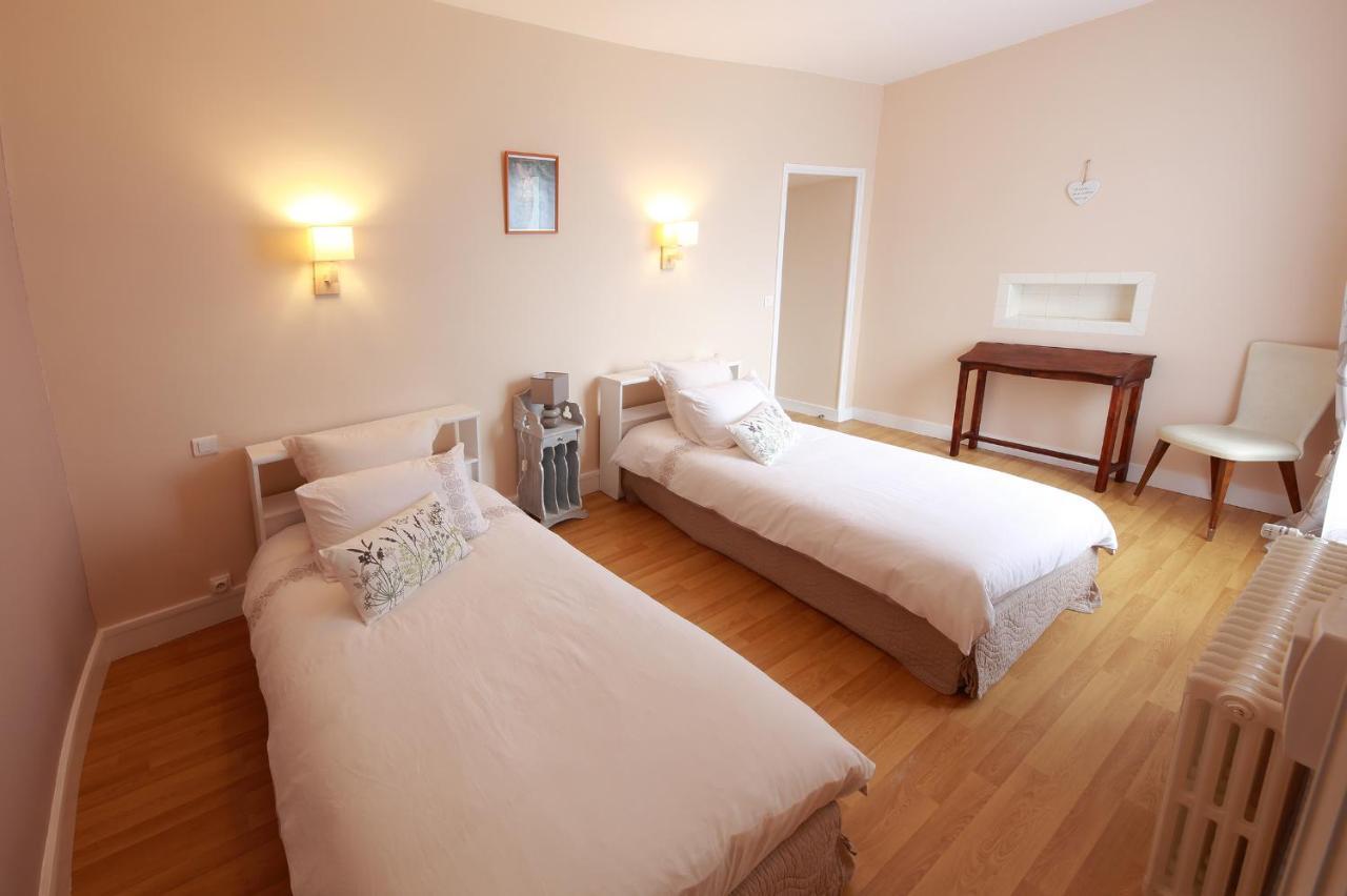 La Loge Des Fees Bed & Breakfast Latillé Dış mekan fotoğraf