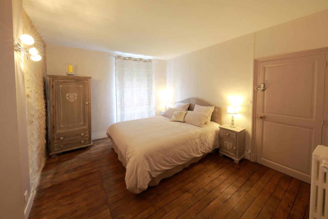 La Loge Des Fees Bed & Breakfast Latillé Dış mekan fotoğraf