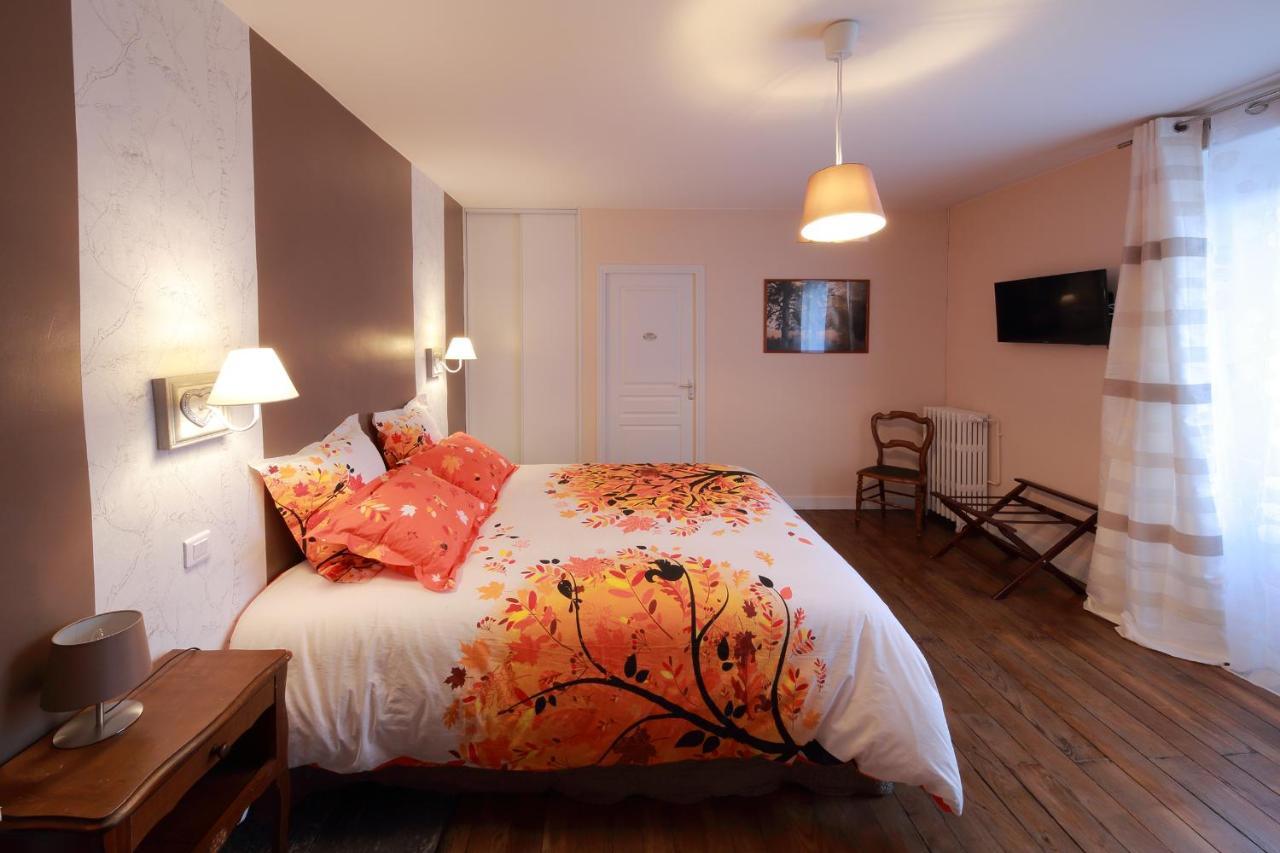 La Loge Des Fees Bed & Breakfast Latillé Dış mekan fotoğraf