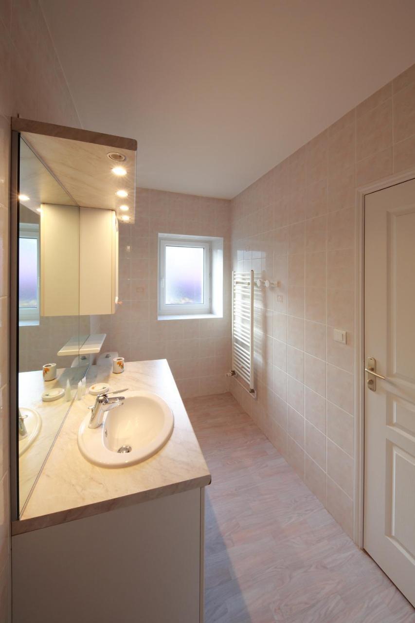 La Loge Des Fees Bed & Breakfast Latillé Dış mekan fotoğraf